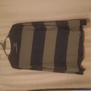 American Eagle Medium Long Sleeve